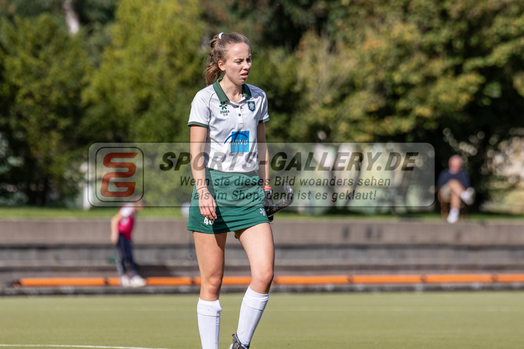 MJ_01.10.2023_F_UHTC-HTHC-22 | Maike Scheuer (Uhlenhorst Mülheim #48), Uhlenhorst Mülheim - Harvestehuder THC am 1.10.2023 im Waldstadion, Mülheim a. d. Ruhr
