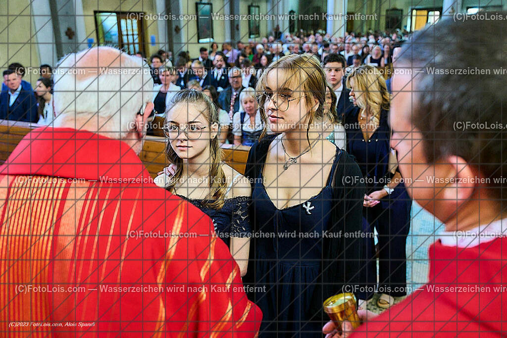 ALP2522_Pfarrfirmung Wieselburg_Sakrament der Firmung | (C)FotoLois.com, Alois Spandl, Pfarrfirmung in Wieselburg mit Firmspender Eduard Gruber (ehemaliger Generalvikar der Diözese St. Pölten), Sa 3. Juni 2023.