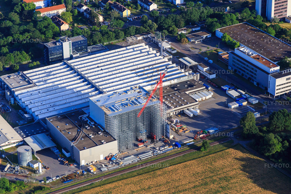 Luftbild: Baustelle bei L'OREAL Produktion Deutschland GmbH & Co. KG im Ortsteil Nordweststadt in Karlsruhe im Bundesland Baden-Württemberg in Deutschland. Foto: IMG_080817.jpg vom 13.06.2015 durch Werner Riehm/FLY-FOTO.deMainLogoAlt