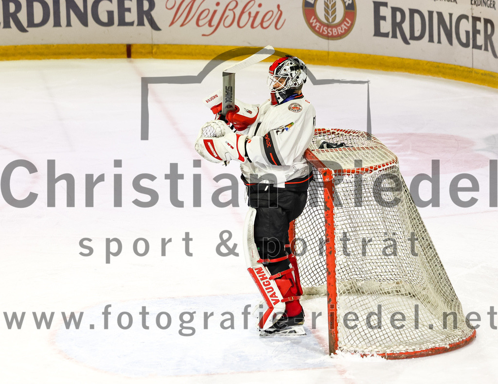 2022-09-30_034_TSV_Erding_gegen_EV_Dingolfing | Erding, Deutschland, 30.09.2022:
Eishockey, Bayernliga 2022 / 2023, Testspiel, TSV Erding gegen EV Dingolfing, Endergebnis: 3:4

Torwart Dennis Jedrus (EV Dingolfing, #1)

Foto: Christian Riedel / fotografie-riedel.net