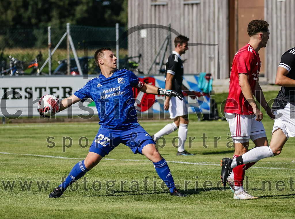 2023-08-20_011_TuS_Oberding_gegen_FC_Finsing_II | Oberding, Deutschland, 20.08.2023:
Fußball, Kreisklasse 2023 / 2024, 3. Spieltag, TuS Oberding gegen FC Finsing II, Endergebnis: 1:1

Torwart Tobias Forchhammer (FC Finsing, #22), Dominik Scharnagl (FC Finsing, #11)

Foto: Christian Riedel / fotografie-riedel.net