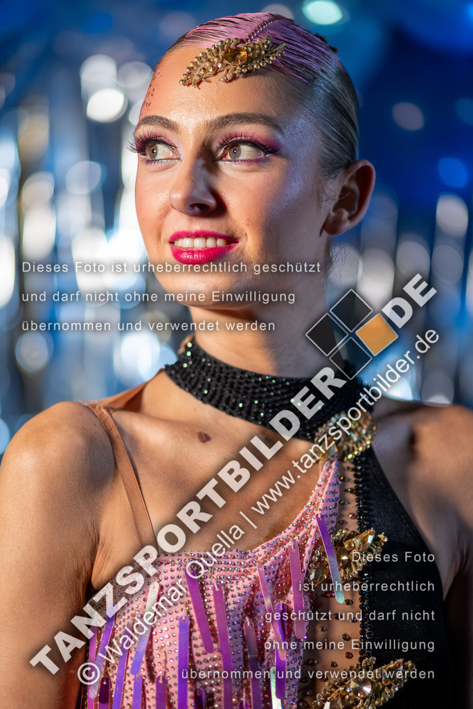 20260321-13980 | Hier finden Sie Tanz Bilder vom Latein und Standard Formationen tanzen. Sportbilder vom Tanzsport. Schöne Fotos und von Weltmeisterschaft, Europameisterschaft, Bundesliga, Regionalliga, Oberliga und Landesliga sowie von GOC Stuttgart, DanceComp, WM Bremen