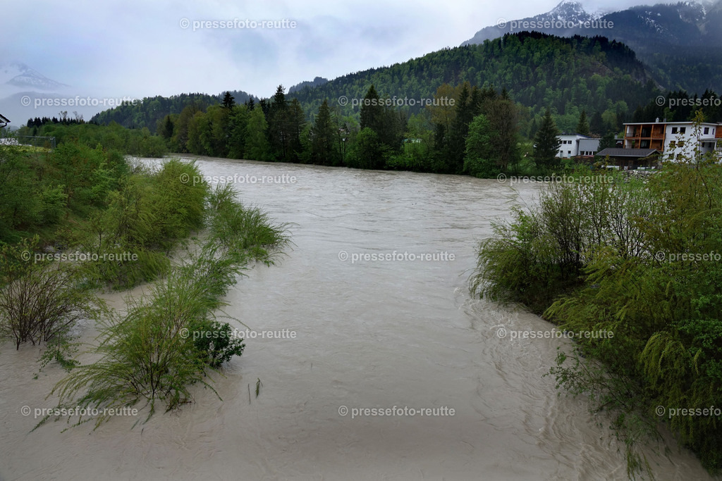 welltvi-Lechbruecke-Pflach-Hochwasser-21052019-DSD01330 | Info aus dem Bezirk Reutte/Ausserfern Tirol sowie eine umfangreiche Bilddatenbank über die gesamte Region: Lechtal, Talkessel Reutte, Tannheimertal, Zwischentoren. Lech, Plansee, Zugspitze, Grenztunnel, B179, Fernpassstraße, Verkehr, Lawinen, Tradition, - Realisiert mit Pictrs.com