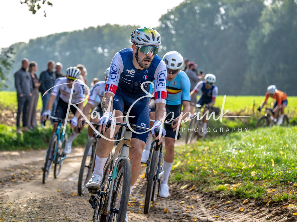 20251012_DSC02252 | Sportfotografie, Eventfotografie, Porträtfotografie, Radsport Fotograf, Triathlon Fotograf, Düsseldorf Fotograf, Köln Fotograf, Actionfotografie, Teamfotografie, Peoplefotografie, Business Portraits, Veranstaltungsfotografie, Reportagefotografie - Realisiert mit Pictrs.com