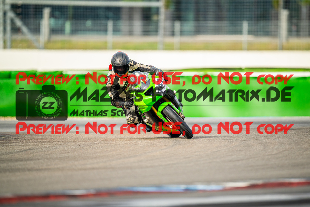 MaZZes_Fotomatrix_20240401_6007705_3826 | Fotograf Mathias Schmid
Sportfotograf,
Eventfotograf,
Hochzeitsfotograf,
Portraitfotograf