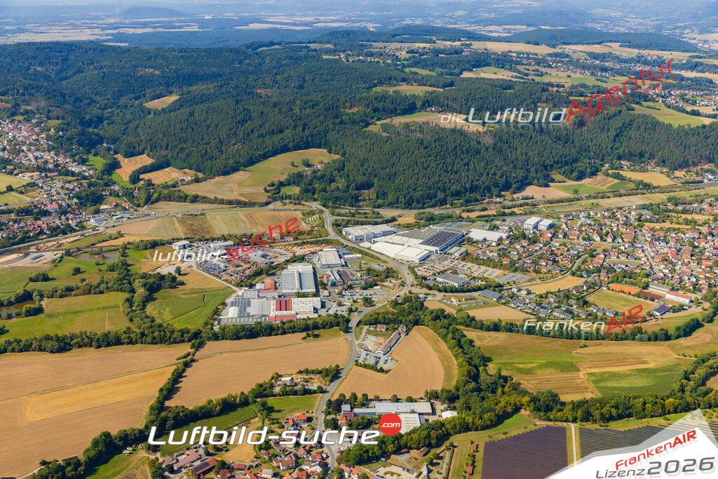 Schrägluftbild  Neuses  Kronach - Das Luftbild wurde 2025 vom UL-Flugzeug heraus erstellt ( keine Drohne ) - Hochauflösende Luftaufnahme -Nicht vergleichbar mit Google Maps oder Satelittenbilder- Die Geschenkidee !Mit Lizenz und Bildrechte bestellbar