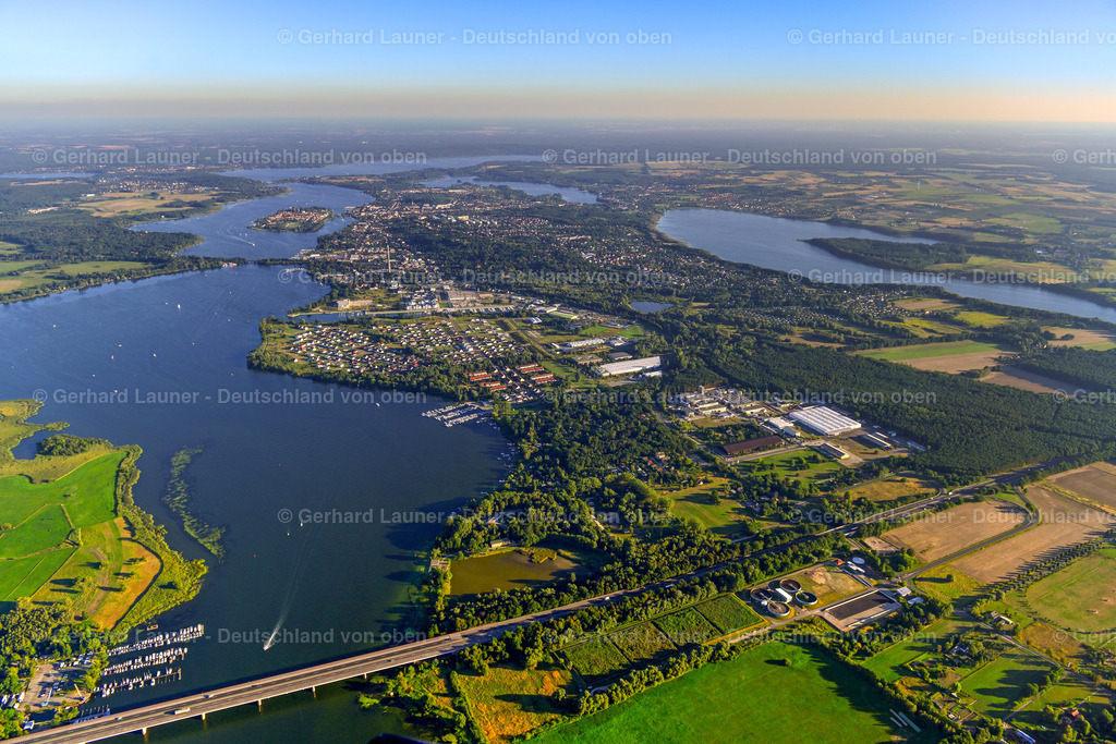3638493 | WERDER (HAVEL) 25.08.2016 Gesamtübersicht und Stadtgebiet mit Außenbezirken und Innenstadtbereich in Werder (Havel) im Bundesland Brandenburg, Deutschland. // City area with outside districts and inner city area in Werder (Havel) in the state Brandenburg, Germany. Foto: Gerhard Launer