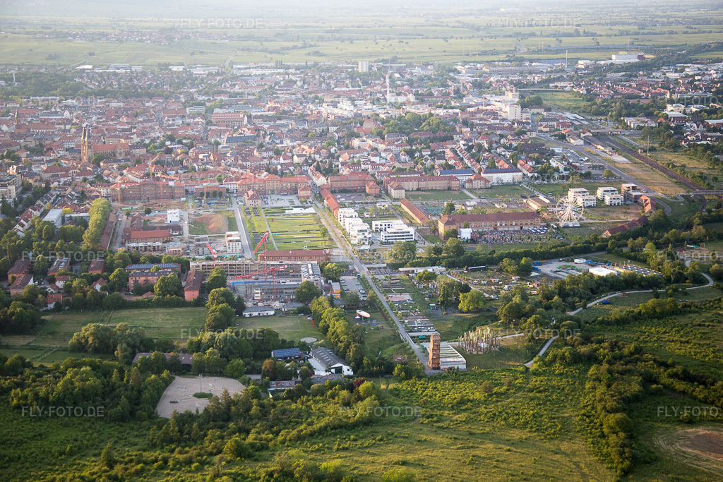 Luftbild: Landesgartenschaue 2015 in Landau in der Pfalz im Bundesland Rheinland-Pfalz in Deutschland. Foto: IMG_080380.jpg vom 05.06.2015 durch Werner Riehm/FLY-FOTO.de