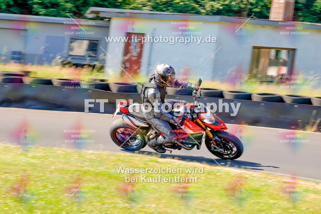 _MOT8946 | Hier findet Ihr Bilder von Touristenfahrten auf der Nürburgring Nordschleife oder von anderen Veranstaltungen die ich besucht habe. Viel Spass beim Durch Schauen 