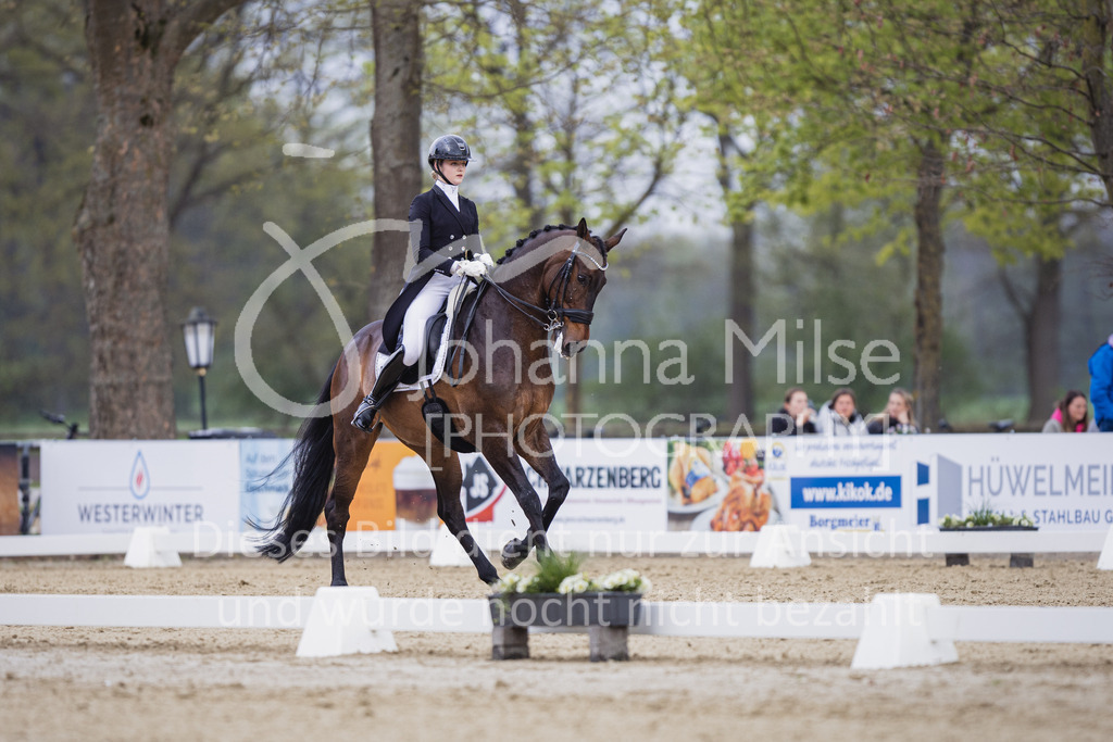 230429_Dressurfestival_S3St-206 | Deine schönsten Turniermomente als professionelle Fotos! Entdecke hochwertige Pferdesport-Fotografie im Online-Shop. Jetzt Fotos finden & bestellen!