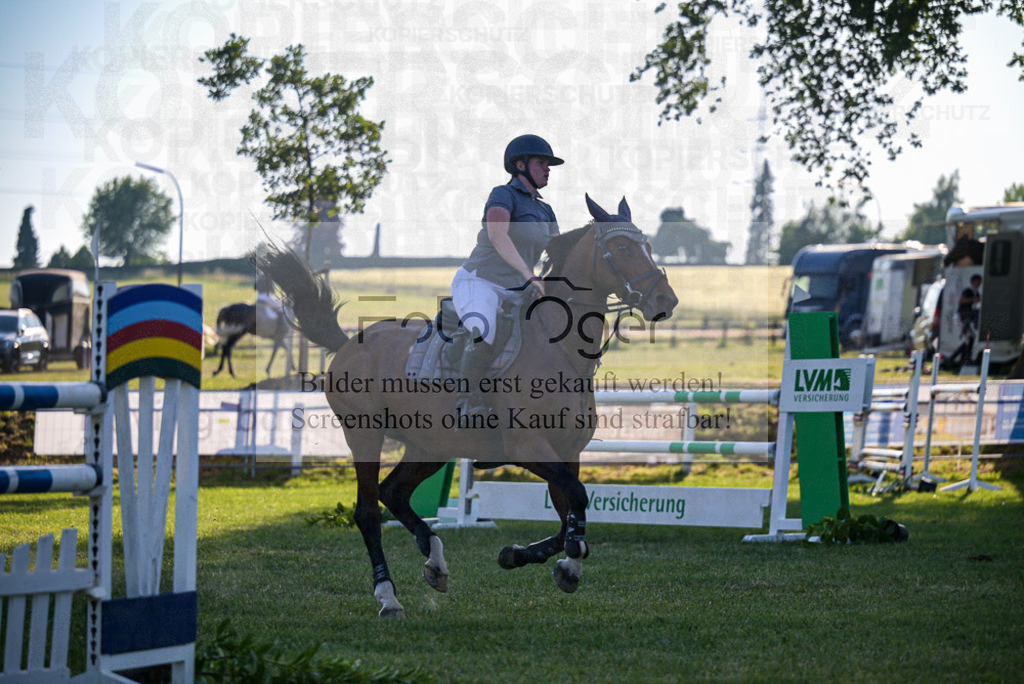 Reitturnier Voxtrup | Entdecke hochwertige Reitturnierfotos von Foto Oger. Professionell, emotional und authentisch – jetzt Lieblingsmomente im Shop bestellen.Deutschlandweite Turnierfotografie. - Realisiert mit Pictrs.com