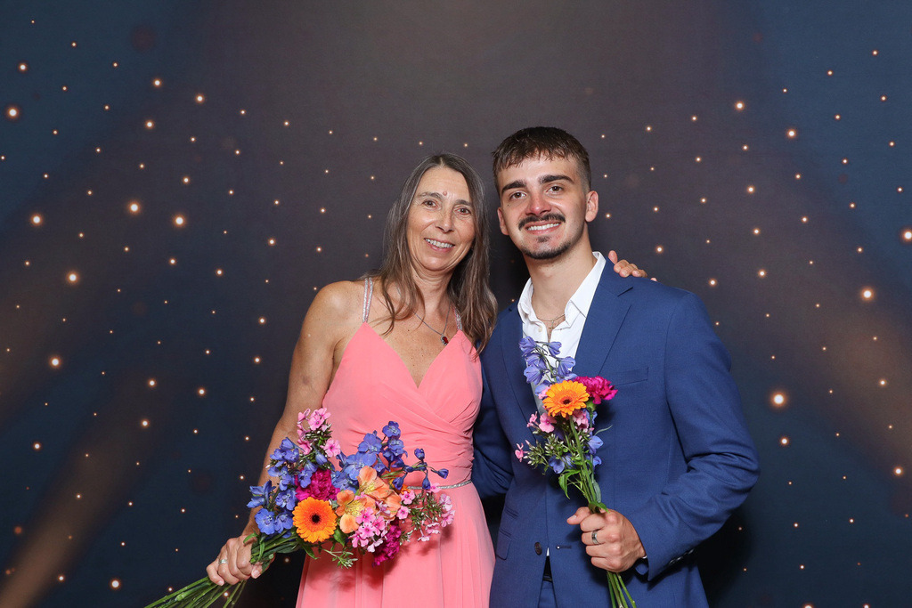 ZD260628112736-163 | Fotoshop von zweidimensional Fotografie. Ihr Fotograf im Aargau. Abzüge von Ihrem Fotobox Event bestellen.Abzüge von Ihrem Hochzeit bestellen.Abzüge von Ihrem Schulfotograf bestellen.
