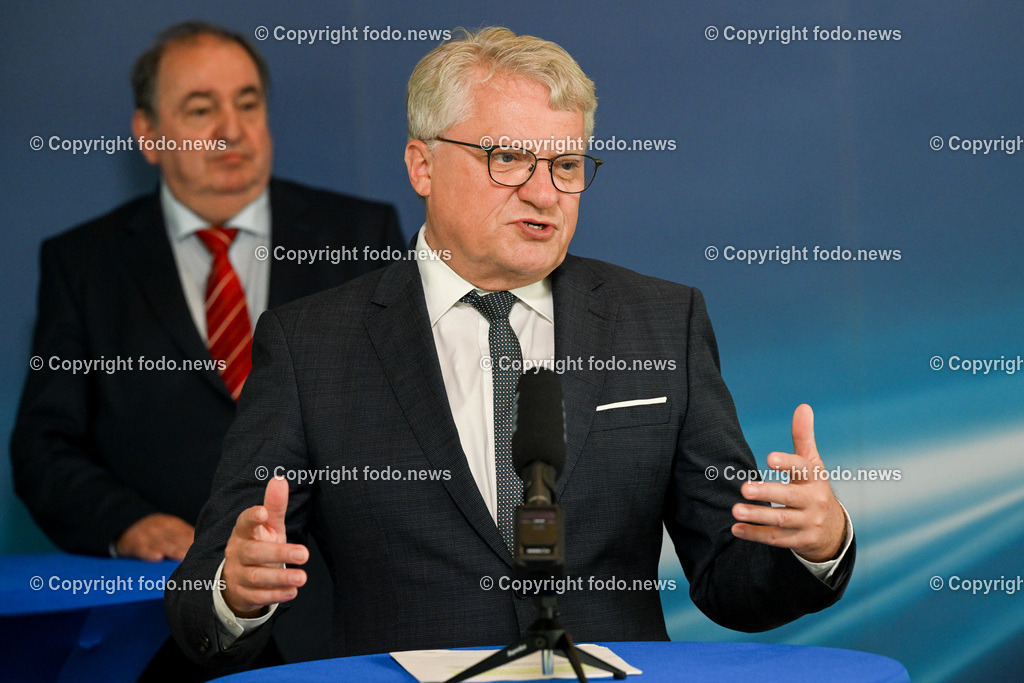 Pressekonferenz LINZ AG - tim Linz - Eine Erfolgsgeschichte_ 05.06.2023-20 | 05.06.2023, Linz AG, AUT, Pressekonferenz LINZ AG - tim Linz - Eine Erfolgsgeschichte, im Bild Klaus Luger (SP, Bgm. der Stadt Linz)