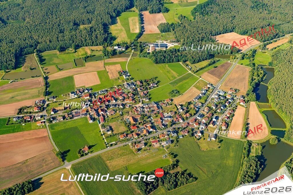 Luftbild Vs Google Maps  Poppendorf  Heroldsbach -Das Luftbild wurde 2025 vom UL-Flugzeug heraus erstellt ( keine Drohne ) - Hochauflösende Luftaufnahme -Nicht vergleichbar mit Google Maps oder Satelittenbilder- Die Geschenkidee !Mit Lizenz und Bildrechte bestellbar