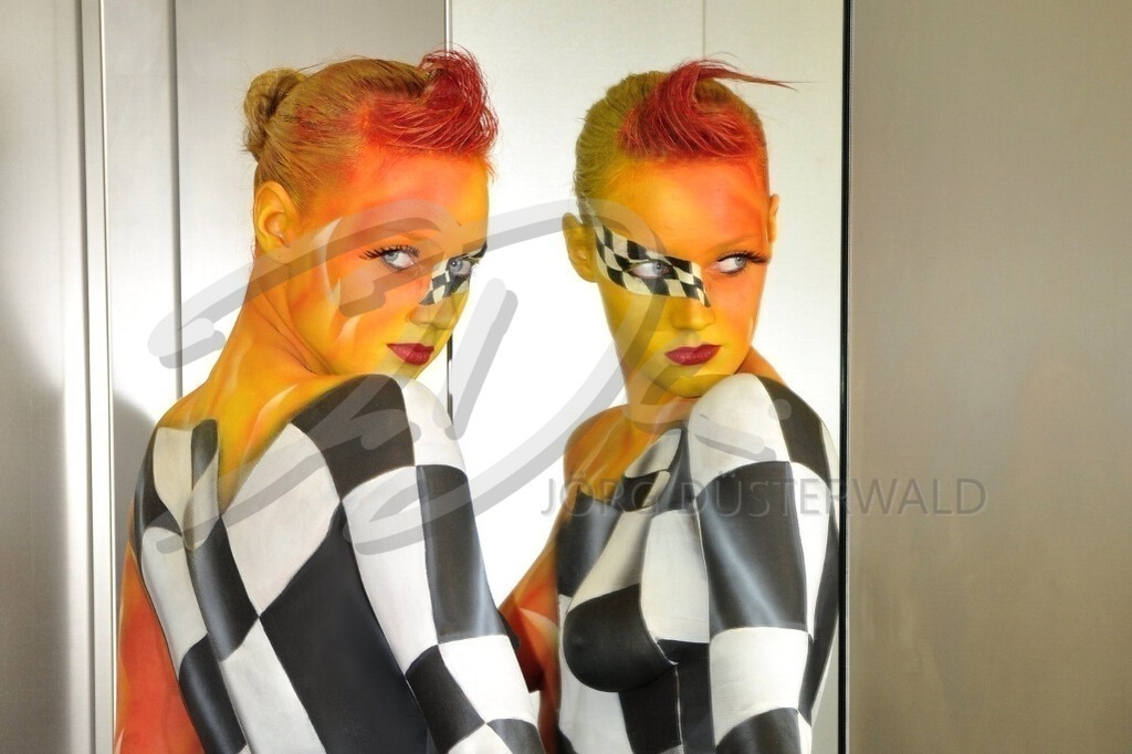 Bodypainting-RACE_9786b | #008 | Modell: Stephi | Foto: Carsten Korwes - Realisiert mit Pictrs.com