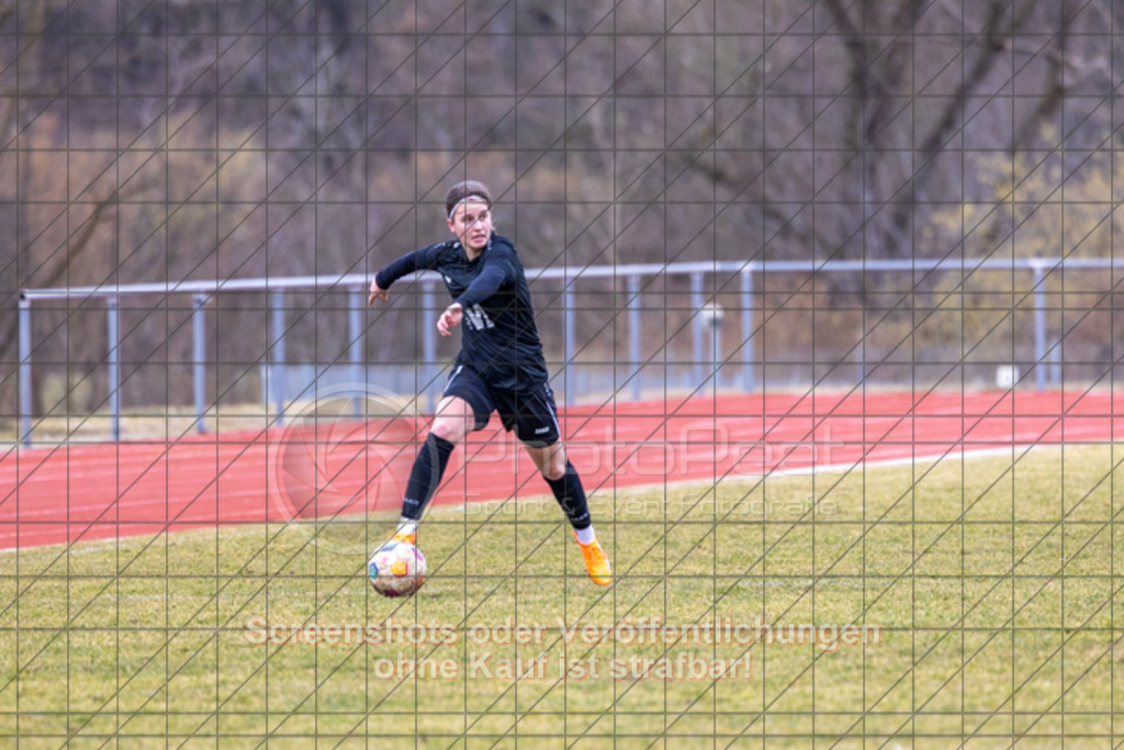 20250223_142531_0683 | #,1.FC Donzdorf (rot) vs. TSV Tettnang (schwarz), Fussball, Frauen-WFV-Pokal Achtelfinale, Saison 2024/2025, Rasenplatz Lautertal Stadion, Süßener Straße 16, 73072 Donzdorf, 23.02.2025 - 13:00 Uhr,Foto: PhotoPeet-Sportfotografie/Peter Harich