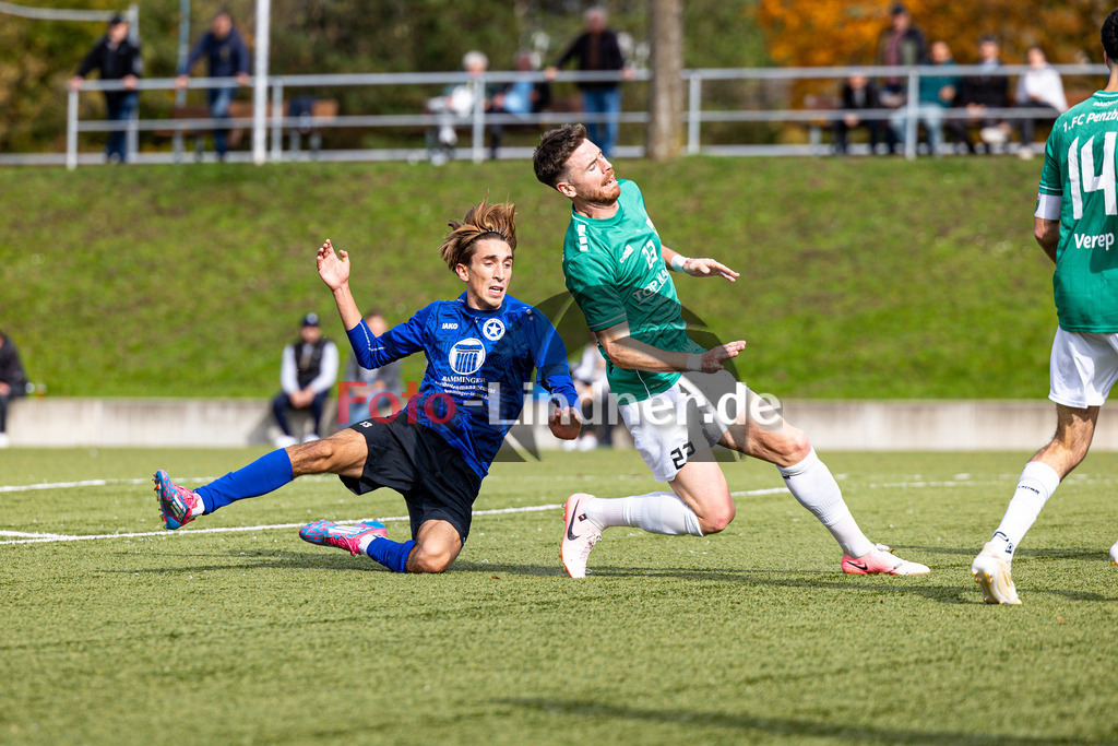 1. FC Penzberg gegen FC Wacker München | Bezirksliga Oberbayern Süd 3, 1. FC Penzberg gegen FC Wacker München, 20241012,Zweikampf Jannik BOSNJAK (FC Wacker München 13) zwischen Franz FISCHER (1. FC Penzberg 23) mit Elfmeter zur Folge,2024-10-12 in Penzberg (Stadion an der Karl-Wald-Straße), Jannik BOSNJAK (FC Wacker München 13), Franz FISCHER (1. FC Penzberg 23)Copyright: WolfgangxLindner www.foto-lindner.de