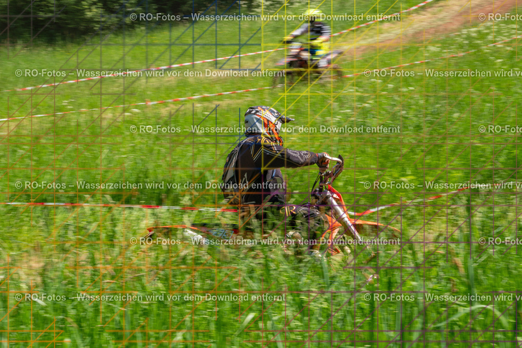 Wolfshausen 2 Lauf -875 | Sportfotografie von RO-Fotos: Motorsport, Motocross, Enduro, Laufveranstaltungen und Triathlon. Professionelle Fotos von Sportlern und Events. - Realisiert mit Pictrs.com