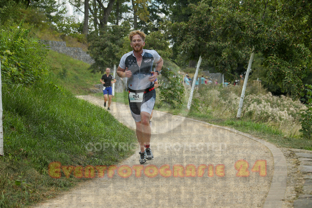 250824_1351_EX1_3995 | Sportfotografie im Rhein-Sieg Kreis, Köln, Bonn, NRW, Rheinland Pfalz, Hessen, etc. Unser Tätigkeitsfeld umfasst den Laufsport vom Volkslauf über den Marathon, Duathlon, Triathon bis zum Ultralauf wie Kölnpfad Ultra oder Schindertrail.