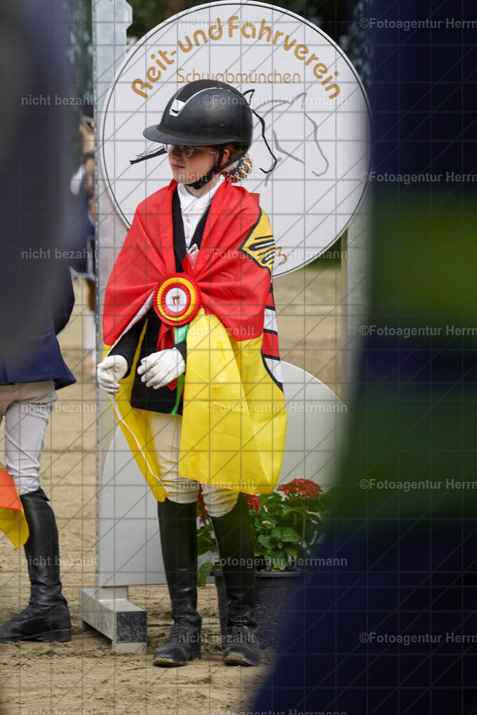 20240630-FAH02527 | Turnierbilder Schwabmünchen, Dressurbilder, Springreitturnier, Reitsportbilder, Turnierfotografen Bayern, Turnierfotograf