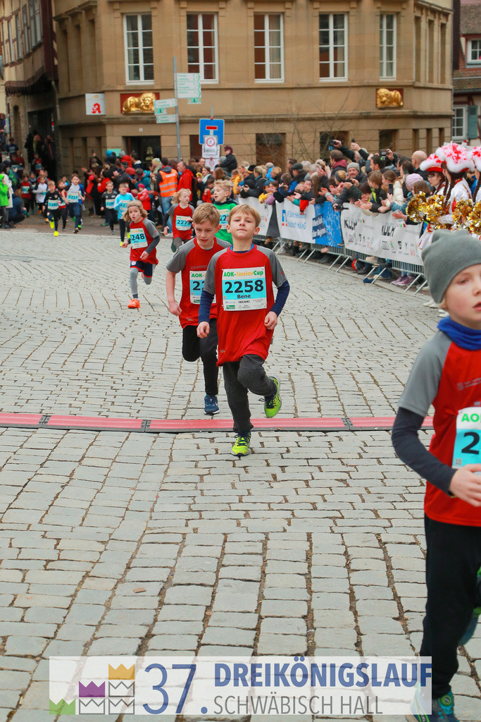AOK JuniorCup 400m | 3Koenigslauf 2023 - Realisiert mit Pictrs.com