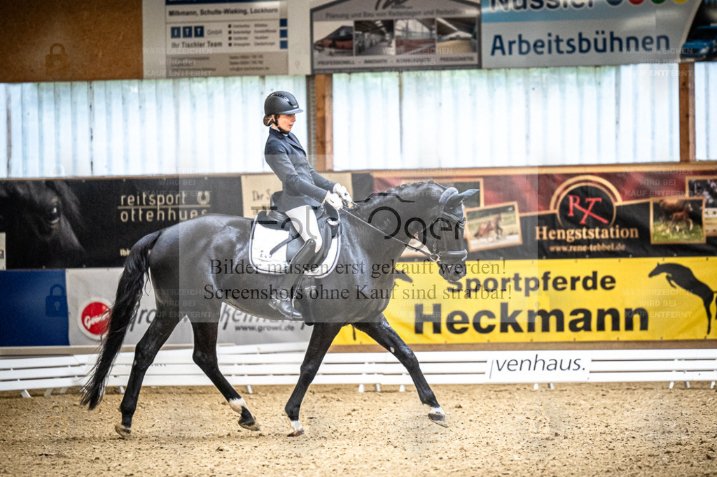 DOS_2630 | Entdecke hochwertige Reitturnierfotos von Foto Oger. Professionell, emotional und authentisch – jetzt Lieblingsmomente im Shop bestellen. - Realisiert mit Pictrs.com