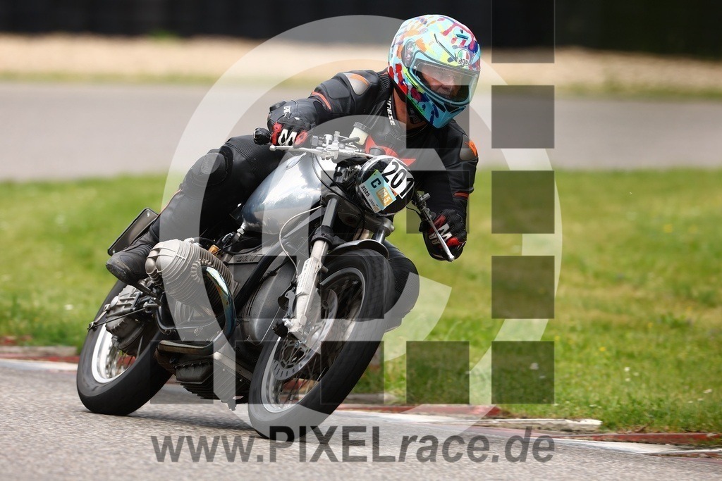 0201-20250503_02012 | Schöne Erinnerungen an spannende Momente - das festzuhalten ist unser Job. PIXELrace.de ist seit 2003 auf den Rennstrecken Europas unterwegs um die Action draußen beim Fahren und die wunderbare Stimmung imm Fahrerlager für euch einzufangen.