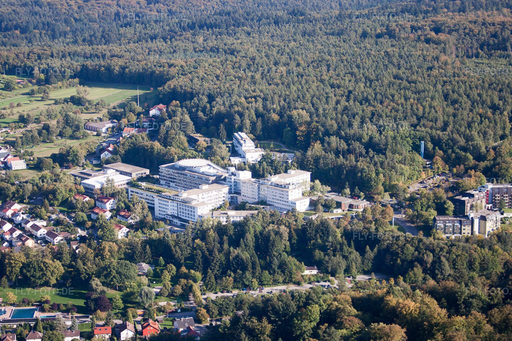 Luftbild: Langensteinbach, SRH Klinikum Karlsbad-Langensteinbach im Ortsteil Langensteinbach in Karlsbad im Bundesland Baden-Württemberg in Deutschland. Foto: IMG_45254.jpg vom 21.09.2011 durch Werner Riehm/FLY-FOTO.de
