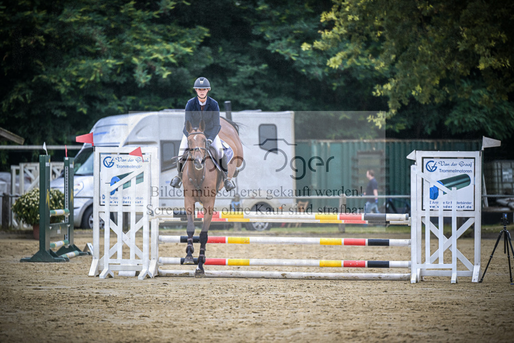 DOS_2507 | Entdecke hochwertige Reitturnierfotos von Foto Oger. Professionell, emotional und authentisch – jetzt Lieblingsmomente im Shop bestellen.Deutschlandweite Turnierfotografie. - Realisiert mit Pictrs.com
