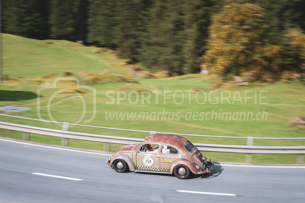 21. Arosa ClassicCar 2025 - 7. =September= 2025 | André Frank aus Tann (SUI) in einem VW Käfer 11 Deluxe aus dem Jahre 1960 mit Startnummer 258 am Arosa ClassicCar 2025 in der Kategorie Classic Trophy..@arosaclassiccar, @arosa.official, #arosaclassiccar, #arosa, #76curves, #classiccarBild: Sportfotografie Markus Aeschimann | www.markus-aeschimann.ch - Realisiert mit Pictrs.com