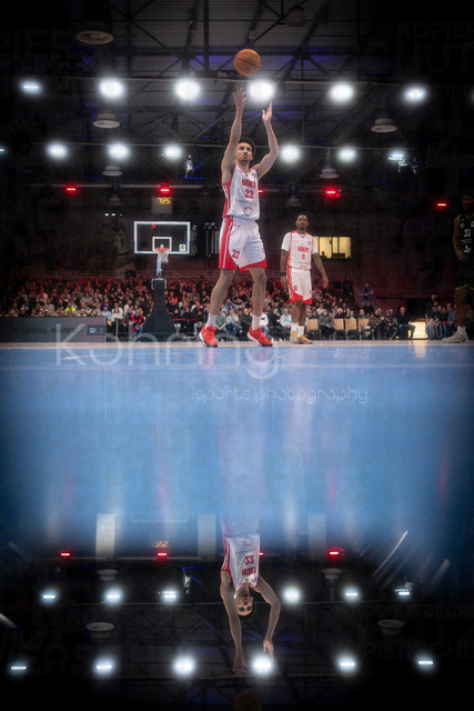 Barmer 2. Basketball Bundesliga ProA: Rheinstars Koeln vs. BBC Bayreuth, 11.01.26 | Köln, 11.01.26 - Justin Onyejiaka (RheinStars Köln, 22, SF) beim Freiwurf während des Spiels der Barmer 2. Basketball Bundesliga ProA: Rheinstars Koeln vs. BBC Bayreuth in der Motor World in Köln.