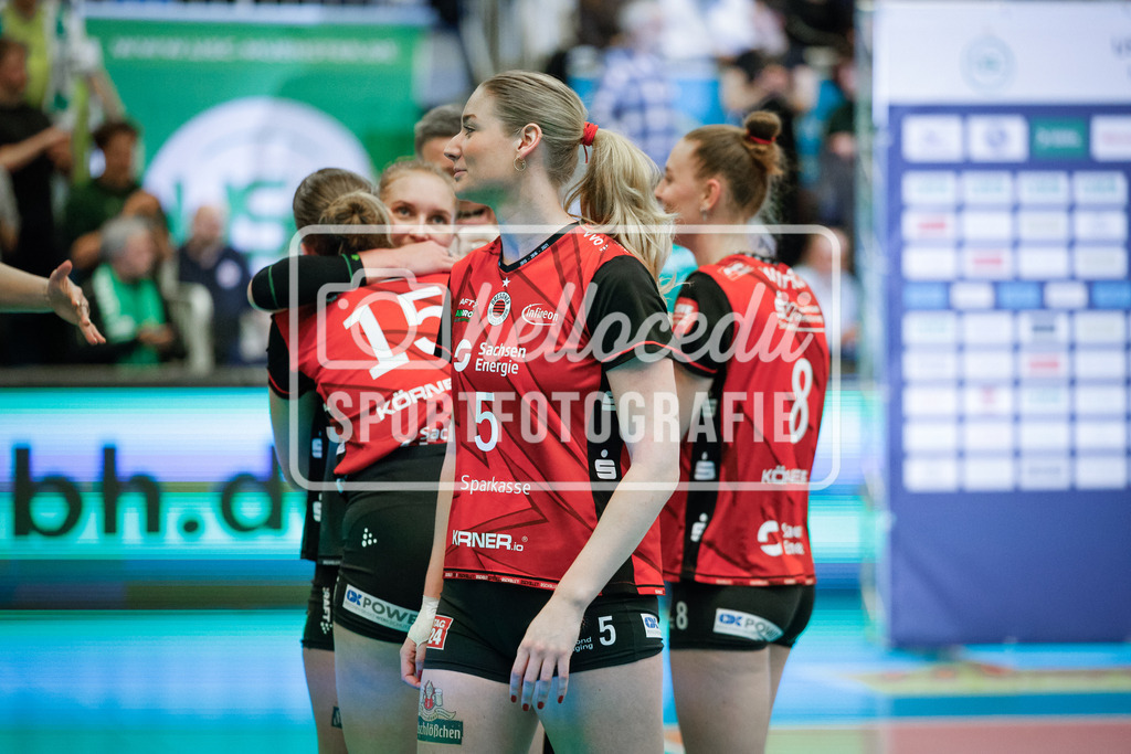 Volleyball I Frauen I Saison 2025-2026 I Bundesliga I Playoff-Viertelfinale 2 I USC Münster - Dresdner SC-114 | realhellocedii - Realisiert mit Pictrs.com