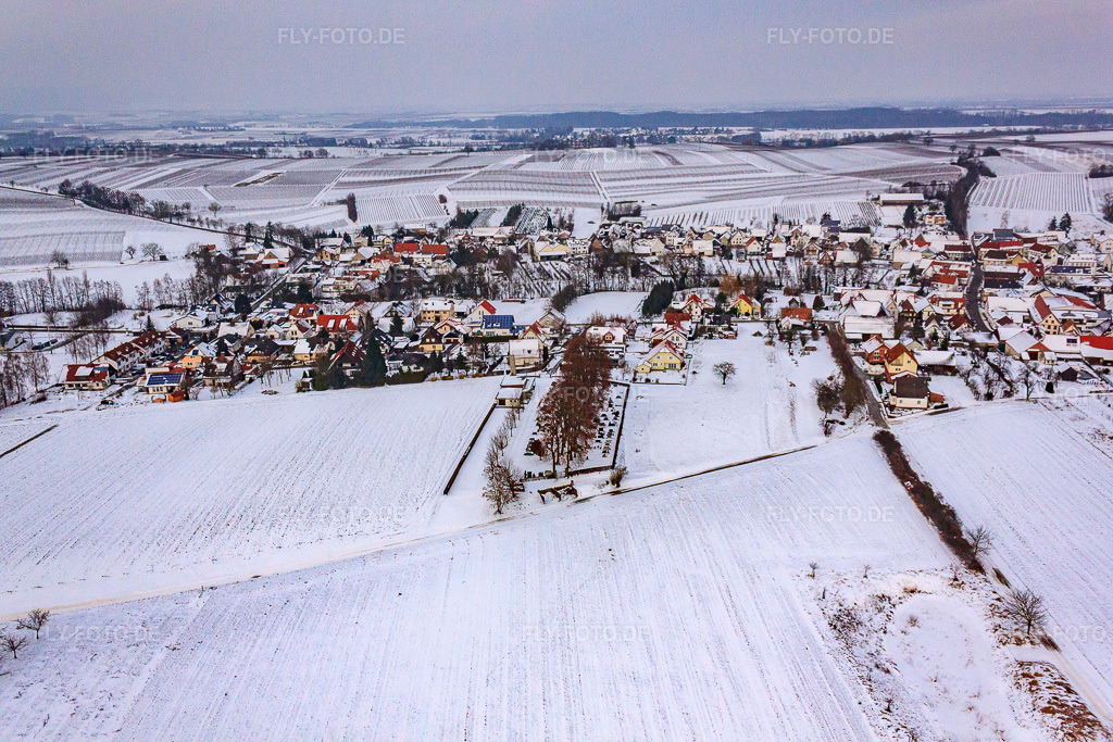 Luftbild: Dorfansicht von Süden im Winter im Schnee in Dierbach im Bundesland Rheinland-Pfalz in Deutschland. Foto: IMG_23666.jpg vom 16.01.2010 durch Werner Riehm/FLY-FOTO.de