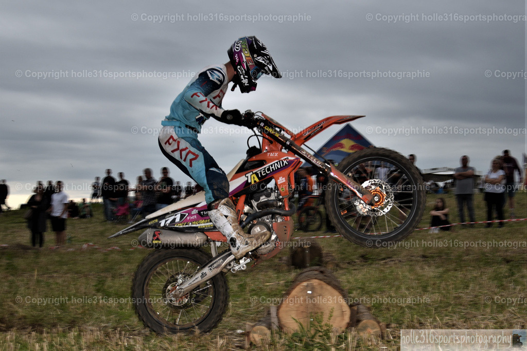 DSC_0231_01 (2) | Sportfotografie , Motorsport, Motoross, Reitsport, Mointainbike, Enduro,
Landschaft , Outdoor, Eventfotografie, Landschaft, Bilder online bestellen - Realisiert mit Pictrs.com