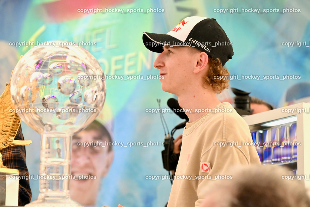 Empfang Daniel Tschofenig | Daniel Tschofenig, Empfang Daniel Tschofenig, Weltcup Kugel, Vierschanzentournee Adler, Empfang Daniel Tschofenig am 10.05.2025 in Hohenthurn (Mehrzweckhaus Hohenthuurn), Austria, (Photo by Bernd Stefan)