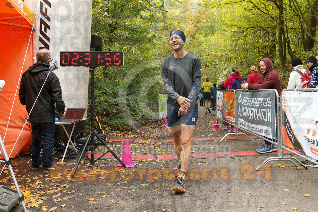 251026_1233_EX1_0676 | Sportfotografie im Rhein-Sieg Kreis, Köln, Bonn, NRW, Rheinland Pfalz, Hessen, etc. Unser Tätigkeitsfeld umfasst den Laufsport vom Volkslauf über den Marathon, Duathlon, Triathon bis zum Ultralauf wie Kölnpfad Ultra oder Schindertrail.
