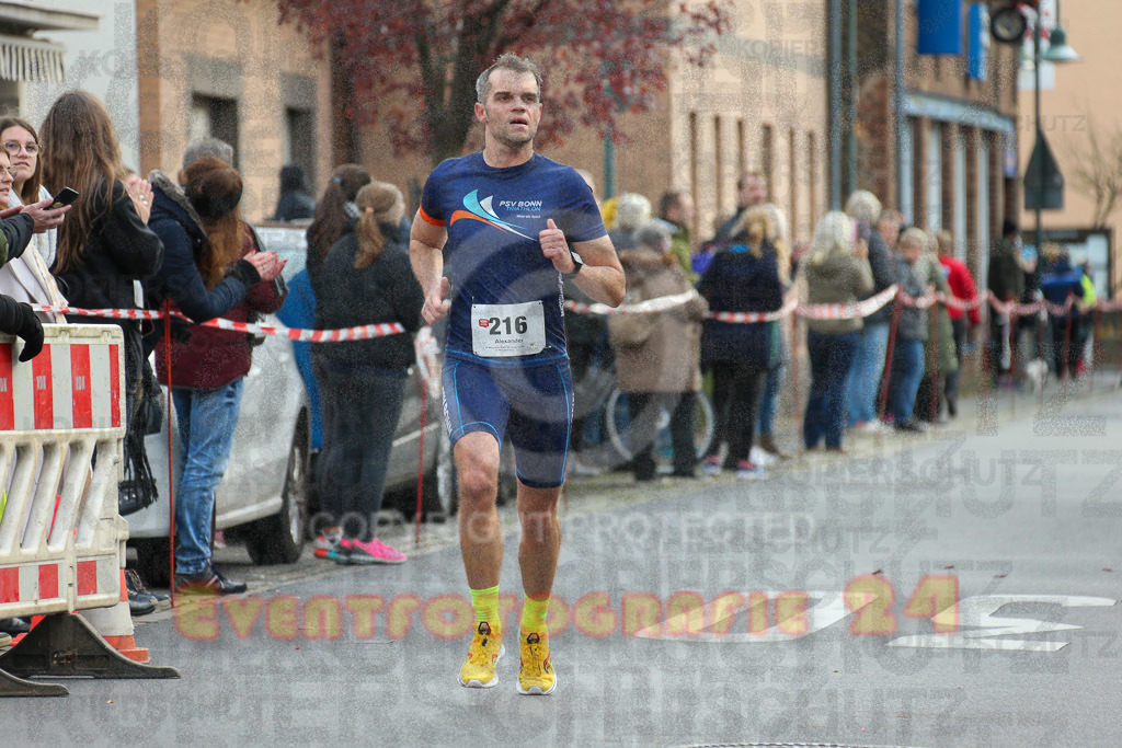 221127_1208_EX1_1984 | Sportfotografie im Rhein-Sieg Kreis, Köln, Bonn, NRW, Rheinland Pfalz, Hessen, etc. Unser Tätigkeitsfeld umfasst den Laufsport vom Volkslauf über den Marathon, Duathlon, Triathon bis zum Ultralauf wie Kölnpfad Ultra oder Schindertrail.