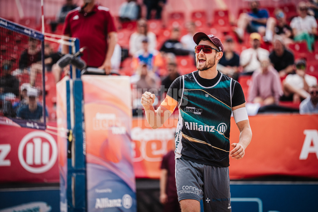 Beachvolleyball | Männer | Allianz German Beach Tour 2025 | Tourstop Berlin | 22.08.2025 | Benedikt Sagstetter jubelt