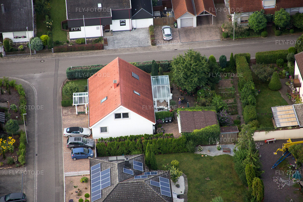 Luftbild: Billigheim-Ingenheim, Maxburgstr im Ortsteil Billigheim in Billigheim-Ingenheim im Bundesland Rheinland-Pfalz in Deutschland. Foto: IMG_092815.jpg vom 13.08.2016 durch Werner Riehm/FLY-FOTO.de