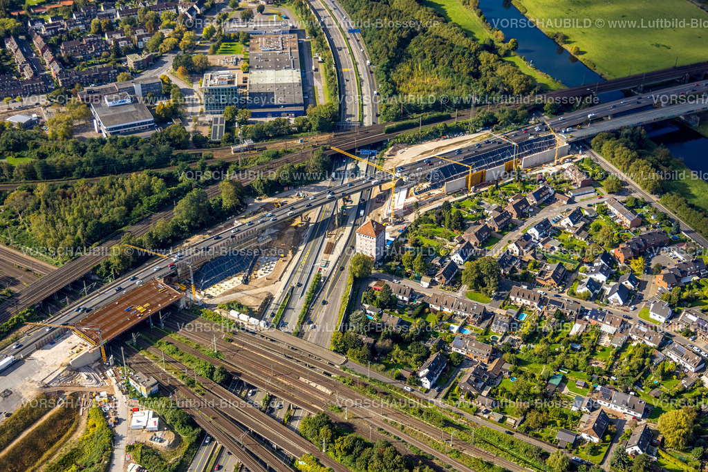 Duisburg241004492 | Luftbild, Großbaustelle Autobahnkreuz Kaiserberg der Autobahnen A40 und A3, Autobahnbrücken und Eisenbahnbrücken, Duissern, Duisburg, Ruhrgebiet, Nordrhein-Westfalen, Deutschland