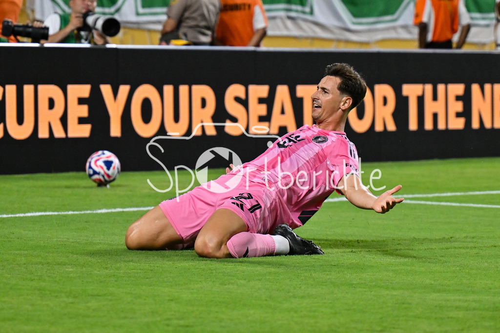 Inter Miami CF - Palmeiras Sao Paulo | Jubel nach dem Treffer zum 1-0 durch Tadeo ALLENDE (Inter Miami 21) / Tor / Torschuetze / Freude / Happy / FIFA Club World Cup: Inter Miami CF - Palmeiras Sao Paulo, Hard Rock Stadium am 23.06.2025 / NOT FOR SALE IN USA