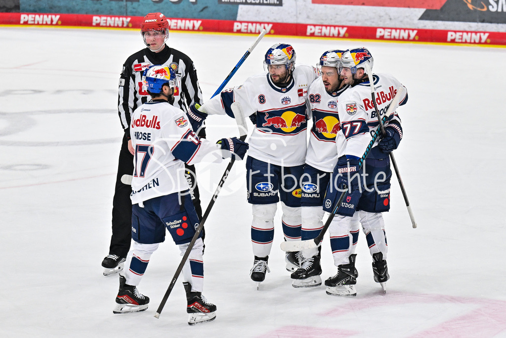 ERC Ingolstadt - EHC RB München | INGOLSTADT, GERMANY - 27. MAERZ: Jubel der Gäste nach dem Treffer zum 0-2 durch Christopher DESOUSA (RB München 82) / Tor / Torschuetze / Freude / Happy während dem Match zwischen dem ERC Ingolstadt und dem EHC RB München bei Spiel 2 des DEL Playoff Viertelfinales in der Saturn Arena