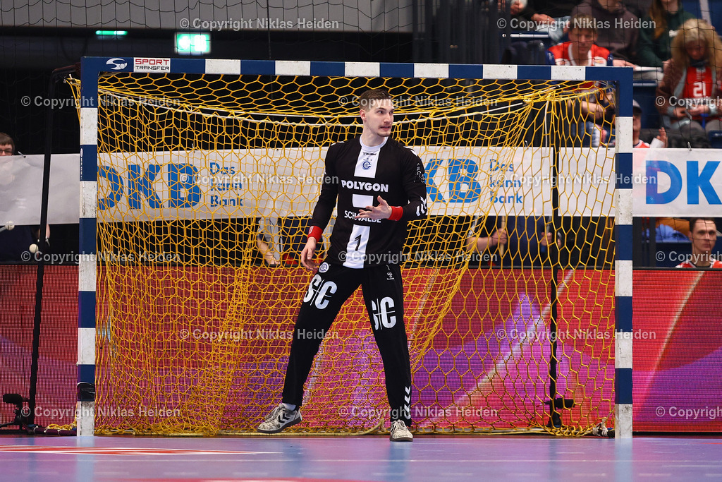 NH_HandballSportVereinHamburg_VfLGummersbach_HandballBundesliga_27022025 | #1 Dominik Kuzmanovic (VfL Gummersbach)Handball I Herren I Bundesliga (Daikin HBL) I Saison 2024-2025 I 21. Spieltag I HSV Hamburg - VfL Gummersbach I 27.02.2025 I Sporthalle Hamburg