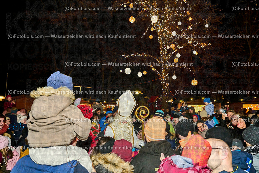 ALP7609_Wieselburger Advent_Nikolaus | (C)FotoLois.com, Alois Spandl, Wieselburger Advent im Schlosspark, Besuch durch den Hl. Nikolaus und seinen Krampussen, Sa 3. Dezember 2022.