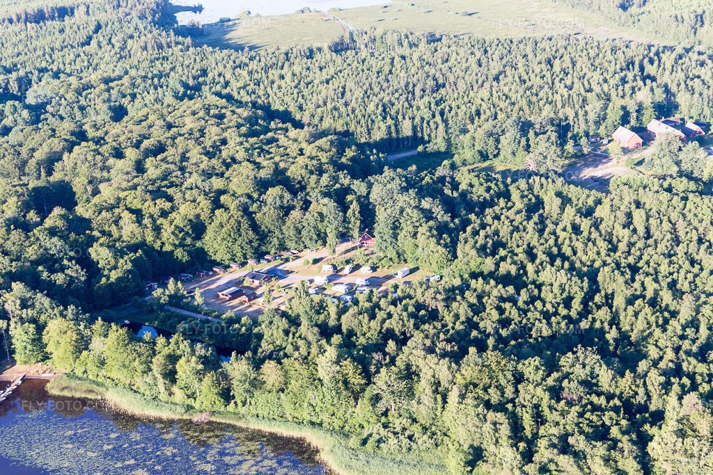 Aerial view: View of the town in Torne in the state Kronoberg, Sweden. – Photo: IMG_108298.jpg taken on 06/30/2018 by Werner Riehm/FLY-FOTO.com – Resolution of the original: 5472 x 3648 px