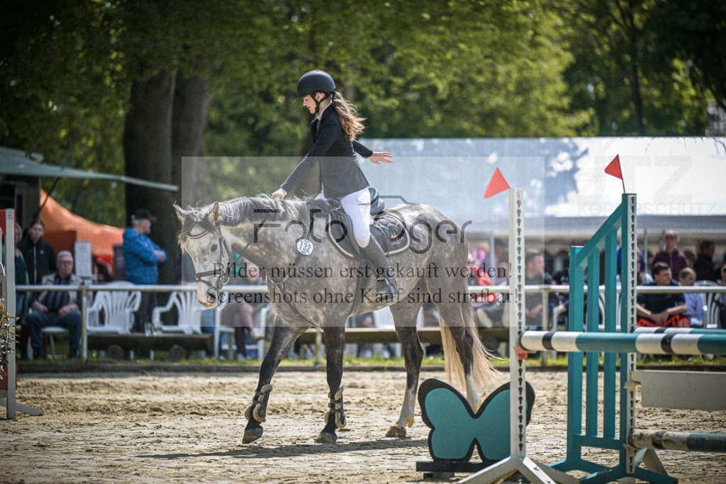 DOS_9706 | Entdecke hochwertige Reitturnierfotos von Foto Oger. Professionell, emotional und authentisch – jetzt Lieblingsmomente im Shop bestellen.Deutschlandweite Turnierfotografie. - Realisiert mit Pictrs.com