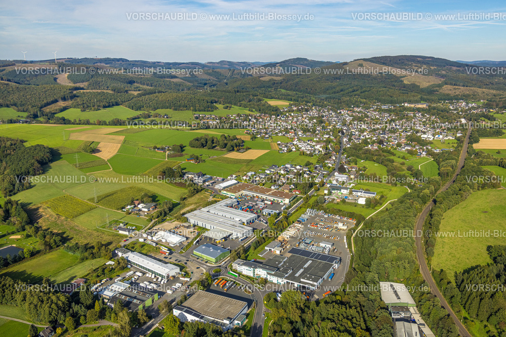 Kreuztal230911814 | Luftbild, Gewerbegebiet Hagener Straße mit Krombacher Brauerei - Logistik II EWZ, Lindenschmidt Entsorgungsunternehmen, und Wohngebiet Ortsteil Littfeld,  Hügellandschaft und Waldgebiet mit Waldschäden, Krombach, Kreuztal, Siegerland, Nordrhein-Westfalen, Deutschland