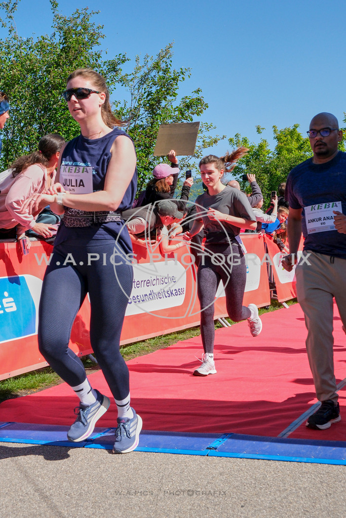 ..... | LINZ,AUSTRIA,27.April 24, Int. 3 Brückenlauf Linz  , Image shows: Photo: WAPICS / Michael ring