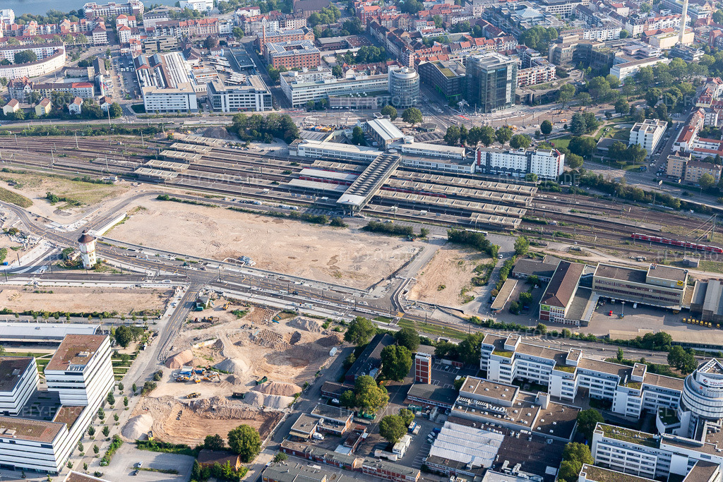 Luftbild: Hauptbahnhof im Ortsteil Bahnstadt in Heidelberg im Bundesland Baden-Württemberg in Deutschland. Foto: IMG_117176.jpg vom 25.08.2019 durch Werner Riehm/FLY-FOTO.de