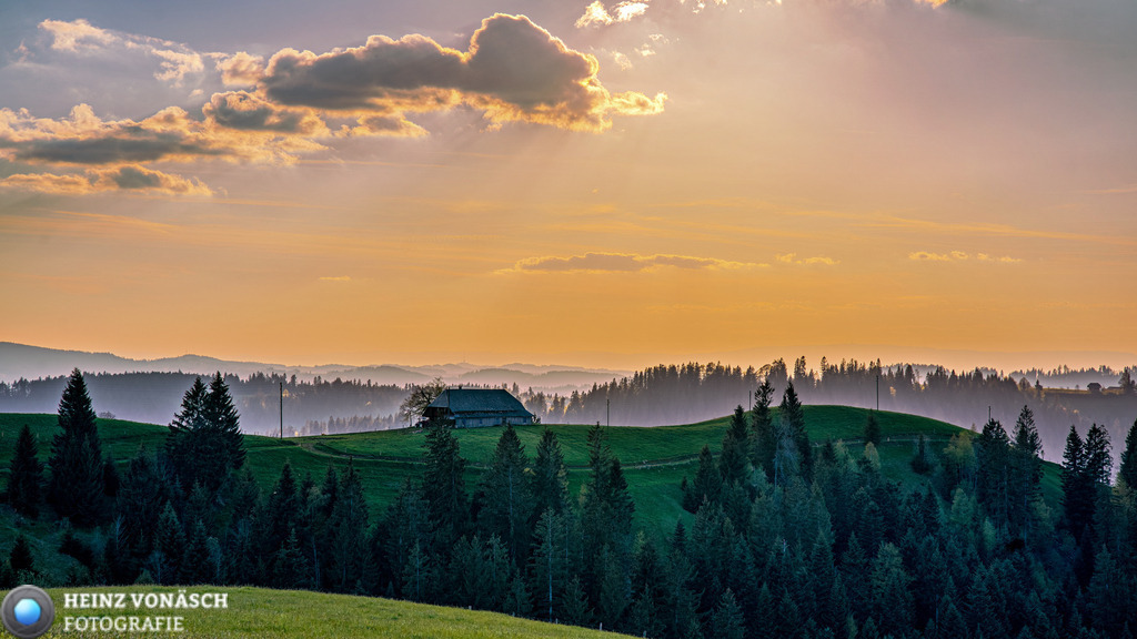 Landschaften_0036 | Alle Bilder von Heinz Vonäsch Fotografie können alle zu günstigen Preisen gekauft werden! Download der Bilder, Ausdrucke, Postkarten, Tassen T-Shirts, Kalender, Alu- Dibond usw. - Realisiert mit Pictrs.com